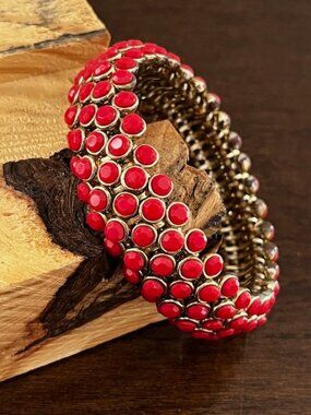 Stretch Bracelet Coral Faceted Beads Gold Tone Metal Setting Bold Chunky
